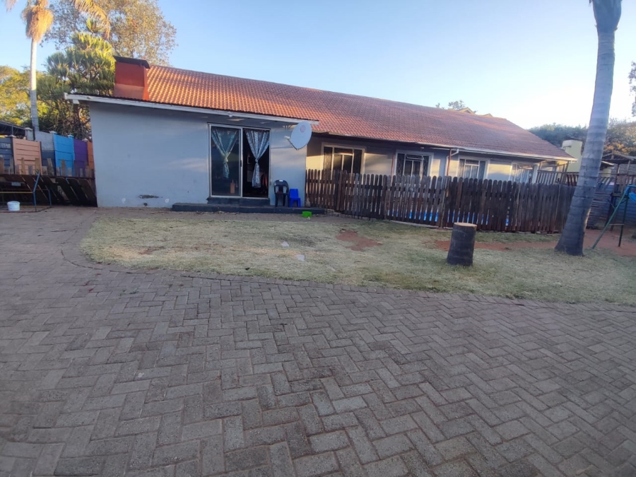 To Let 4 Bedroom Property for Rent in Protea Park North West